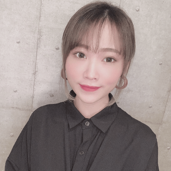 台中美甲推薦愛甲玩美專業美甲師,擁有Tna國際二級美甲師證照 顏羽潔(小羽)-愛甲玩美-台中美甲推薦