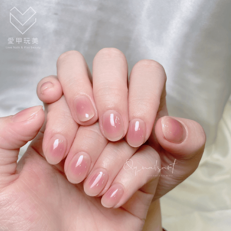腮紅風暈染,讓美甲低調又美麗 QQ老師美甲作品-台中美甲推薦