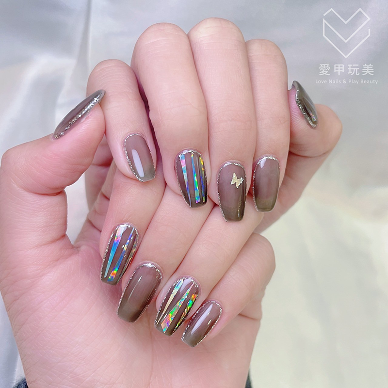時尚前衛,展現出對於潮流的敏銳嗅覺 QQ老師美甲作品-台中美甲推薦