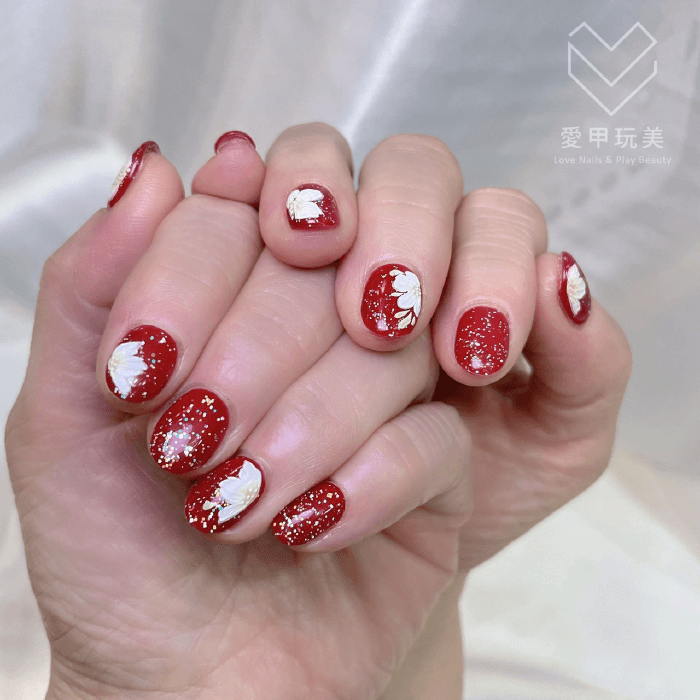紅的喜慶、紅的亮眼,讓肌膚更加白皙 QQ老師美甲作品-台中美甲推薦