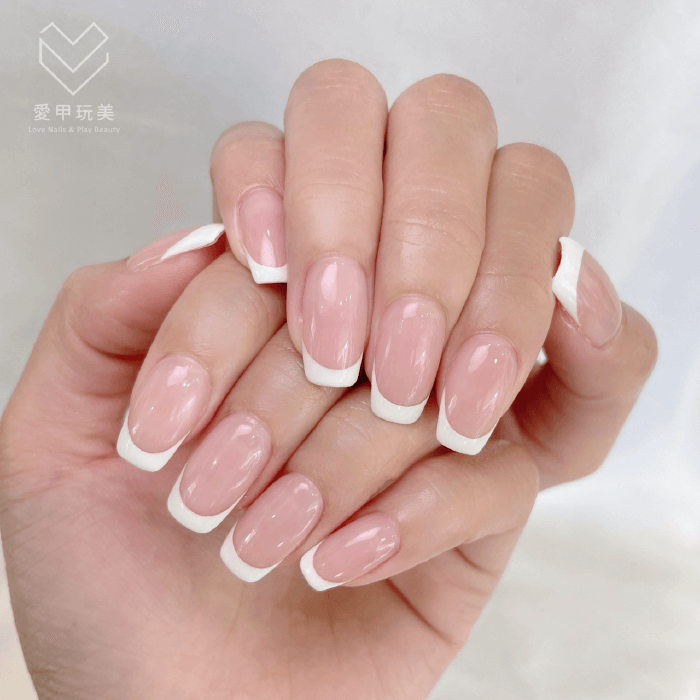 時尚百搭的法式美甲,適合各種服飾搭配 QQ老師美甲作品-台中美甲推薦